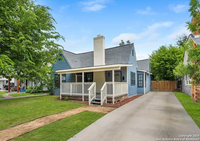 Photo 3 of Sale Pending at 1407 W Mistletoe, San Antonio, TX 78201 | MLS# 1941940 | Listing updated on 2026-04-12