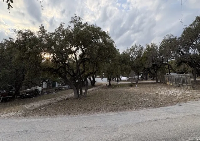 2nd image of 138 Lakeshore Dr S, Bandera, TX 78003 | MLS# 1941990