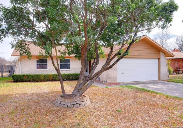 Photo 1 of Sale Pending at 162 Oakside, Universal City, TX 78148 | MLS# 1942005 | Listing updated on 2026-04-30