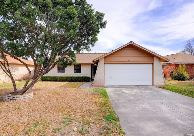 Photo 2 of Sale Pending at 162 Oakside, Universal City, TX 78148 | MLS# 1942005 | Listing updated on 2026-04-30