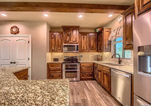 Photo 4 of House for sale at 6197 Pfeil Rd, Schertz, TX 78154 | MLS# 1942040 | Listing updated on 2026-05-14