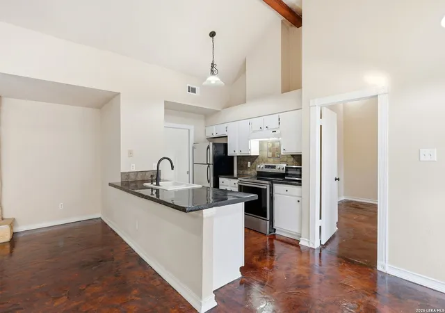 Photo 4 of Sale Pending at 754 Briarbend Dr, New Braunfels, TX 78130 | MLS# 1942050 | Listing updated on 2026-03-10