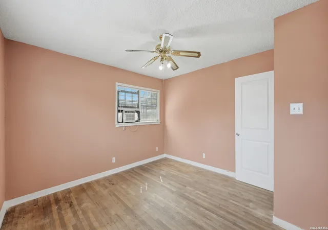 Photo 4 of Single family home for sale at 1321 Quail, Seguin, TX 78155 | MLS# 1942085 | Listing updated on 2026-04-07