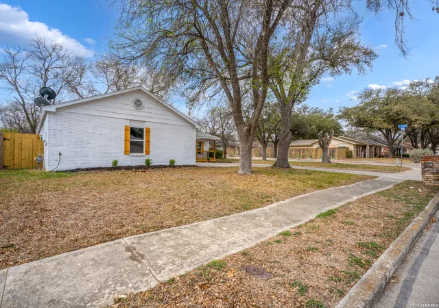 Photo 3 of Single family home for sale at 4902 El Presidio, San Antonio, TX 78233 | MLS# 1942171 | Listing updated on 2026-03-23