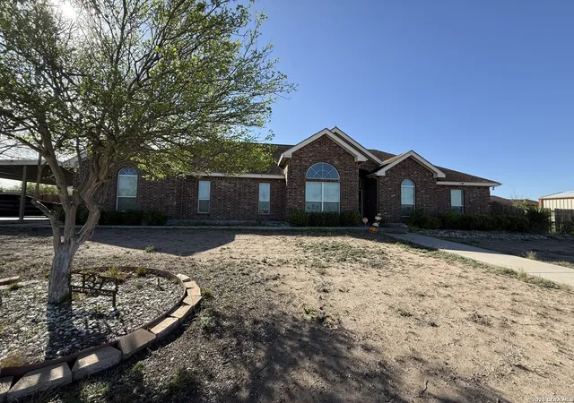 1st image of 137 Lakeview Trace, Three Rivers, TX 78071 | MLS# 1942300