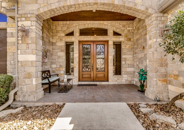 Photo 4 of Sale Pending at 278 Gauntlet, Spring Branch, TX 78070 | MLS# 1942361 | Listing updated on 2026-03-13