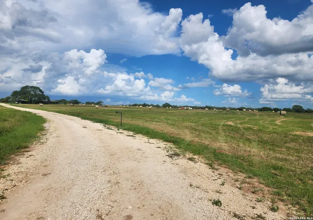 33rd image of 1725 Fm 2504, Poteet, TX 78065 | MLS# 1942377
