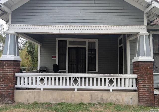 Photo 3 of Single family home for sale at 1122 Burnet, San Antonio, TX 78202 | MLS# 1942470 | Listing updated on 2026-04-02