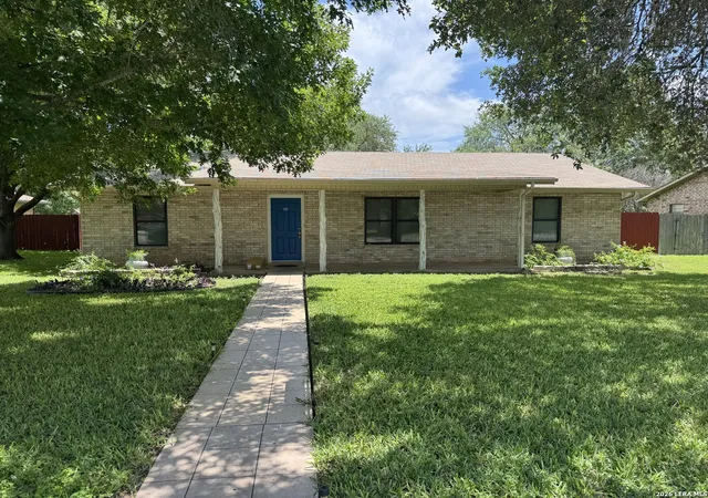 1st image of 137 N Bluebonnet, Uvalde, TX 78801 | MLS# 1942503