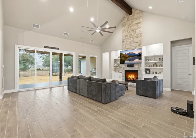 Photo 4 of Single family home for sale at 424 Arthur Ct, Spring Branch, TX 78070 | MLS# 1942557 | Listing updated on 2026-07-15