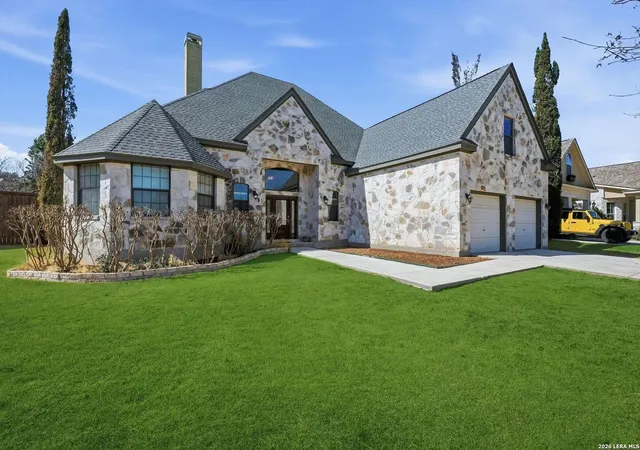 Photo 3 of Single family home for sale at 250 English Oaks Circle, Boerne, TX 78006 | MLS# 1942569 | Listing updated on 2026-09-15