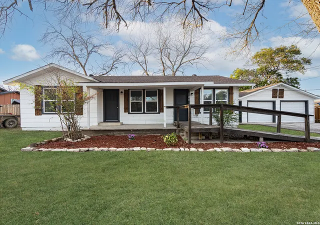 Photo 3 of Single family home for sale at 105 Avenue D, Converse, TX 78109 | MLS# 1942585 | Listing updated on 2026-02-28