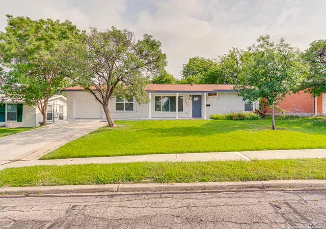 2nd image of 323 Senova Dr, San Antonio, TX 78216 | MLS# 1942630