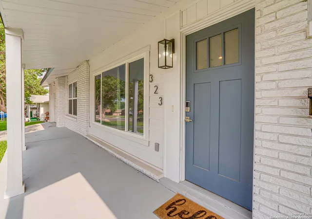 3rd image of 323 Senova Dr, San Antonio, TX 78216 | MLS# 1942630