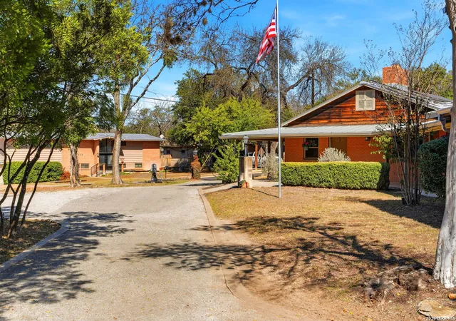Photo 3 of Sale Pending at 222 Herweck Dr, San Antonio, TX 78213 | MLS# 1942635 | Listing updated on 2026-03-11