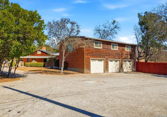 Photo 3 of Sale Pending at 222 Herweck Dr, San Antonio, TX 78213 | MLS# 1942635 | Listing updated on 2026-03-11