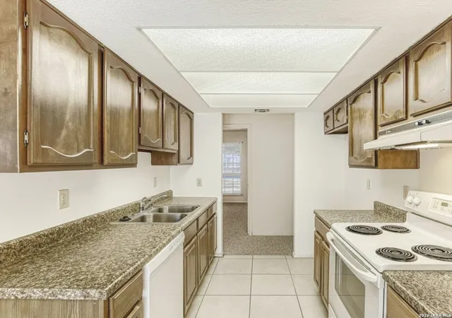 Photo 3 of Sale Pending at 9714 Bay Vw, San Antonio, TX 78239 | MLS# 1942640 | Listing updated on 2026-08-17