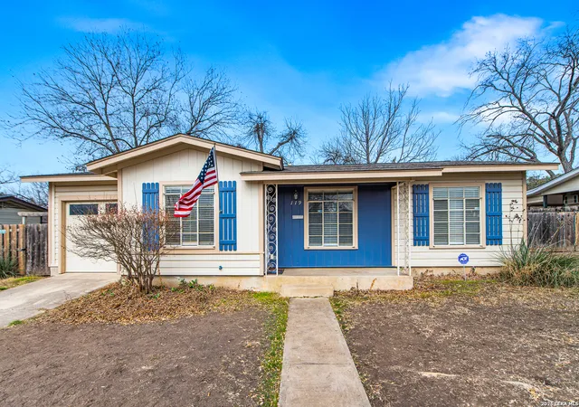 Photo 3 of Sale Pending at 119 Ewing, San Antonio, TX 78201 | MLS# 1942686 | Listing updated on 2026-03-19
