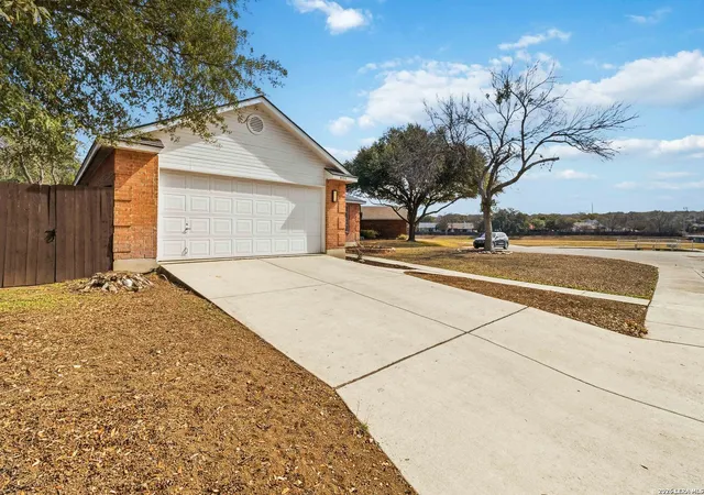 Photo 2 of Sale Pending at 8106 Heritage Park, San Antonio, TX 78240 | MLS# 1942705 | Listing updated on 2026-04-04