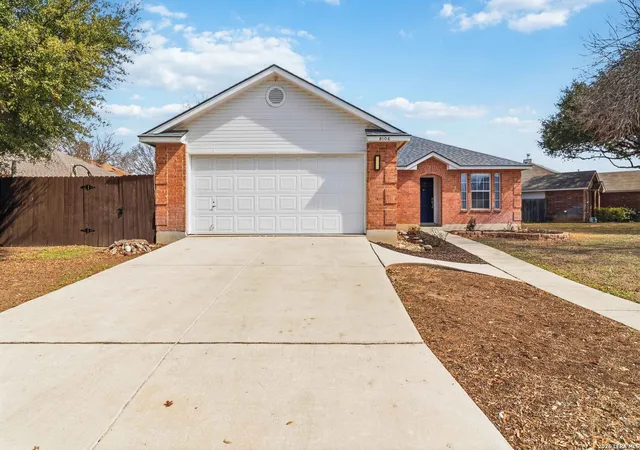 Photo 1 of Sale Pending at 8106 Heritage Park, San Antonio, TX 78240 | MLS# 1942705 | Listing updated on 2026-04-04