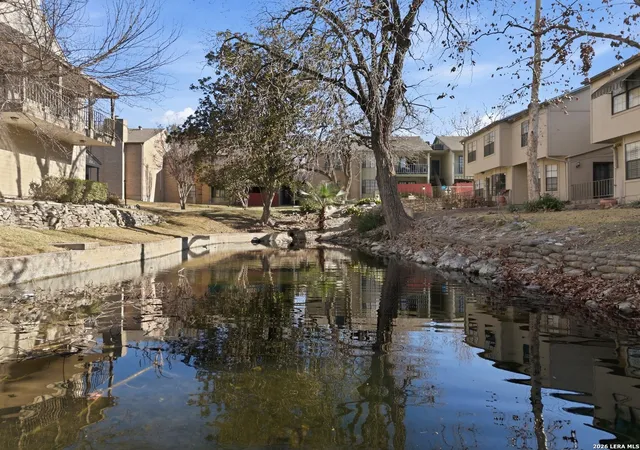 Listing Photo 2 - Condo for sale in building located at 7711 Callaghan, San Antonio, TX 78229 - Unit #APT 404