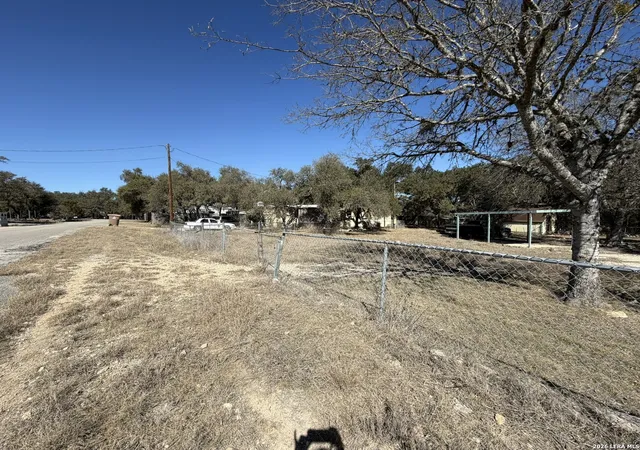 Photo 2 of Sale Pending at 618 W Clark, Canyon Lake, TX 78133 | MLS# 1942736 | Listing updated on 2026-04-11