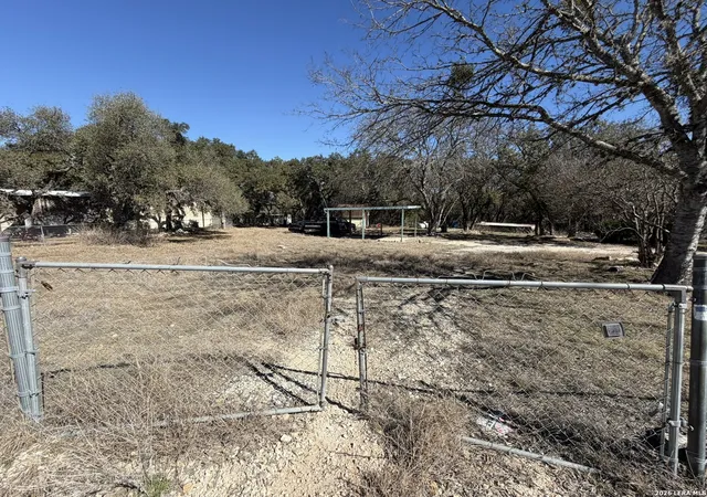 Photo 4 of Sale Pending at 618 W Clark, Canyon Lake, TX 78133 | MLS# 1942736 | Listing updated on 2026-04-11