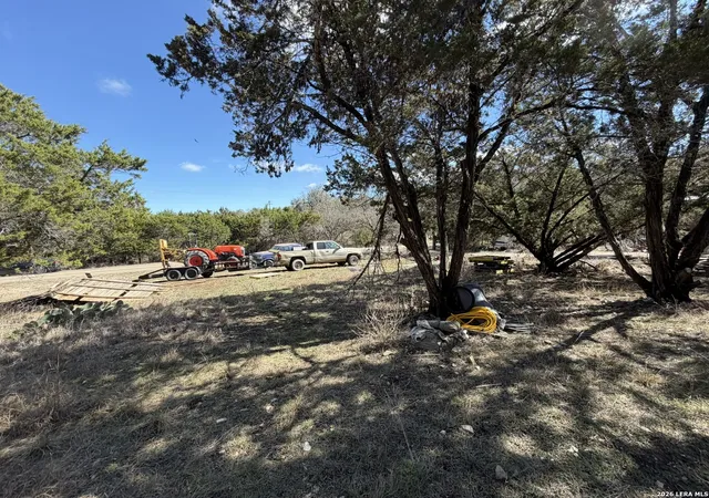 Photo 3 of Sale Pending at 613 Royal Oak, Canyon Lake, TX 78133 | MLS# 1942742 | Listing updated on 2026-04-11