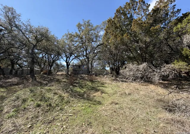Photo 4 of Sale Pending at 613 Royal Oak, Canyon Lake, TX 78133 | MLS# 1942742 | Listing updated on 2026-04-11