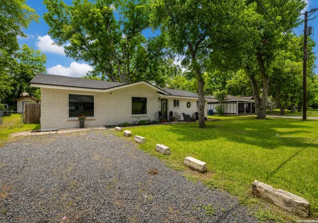 4th image of 2151 Gruene, New Braunfels, TX 78130 | MLS# 1942754
