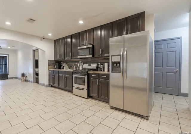 4th image of 867 Price, San Antonio, TX 78211 | MLS# 1942804