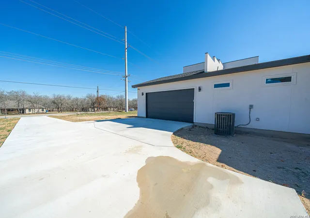5th image of 999 County Road 319, La Vernia, TX 78121 | MLS# 1942817