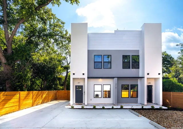Photo 3 of Multi family home for sale at 210 Piedmont, San Antonio, TX 78203 | MLS# 1942829 | Listing updated on 2026-08-11