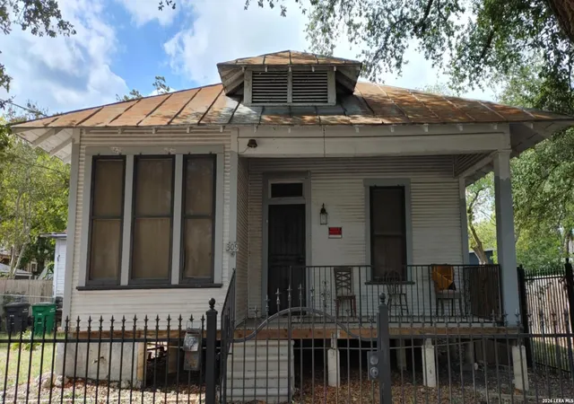 Homes for sale in San Antonio, TX | 309 Willow, San Antonio, TX 78202 | MLS# 1942838
