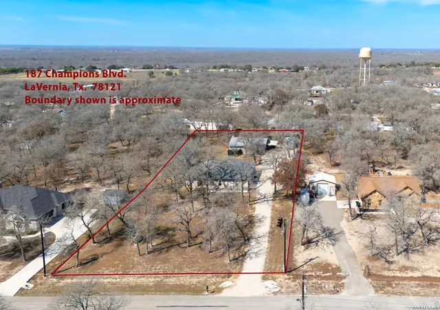 3rd image of 187 Champions, La Vernia, TX 78121 | MLS# 1942892