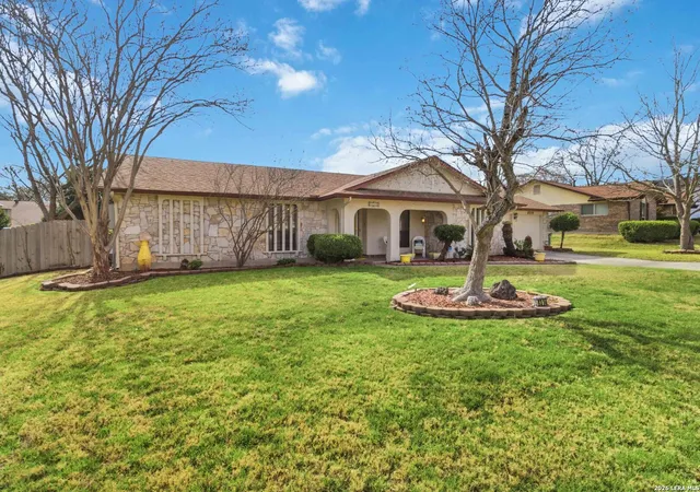 Photo 3 of Sale Pending at 8314 Delphian Dr, Universal City, TX 78148 | MLS# 1942928 | Listing updated on 2026-03-25