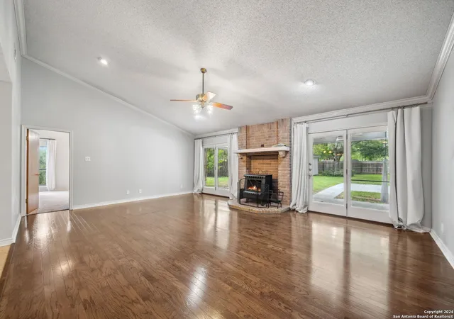 Photo 4 of Single family home for sale at 116 Bobwhite, Seguin, TX 78155 | MLS# 1942944 | Listing updated on 2026-03-06