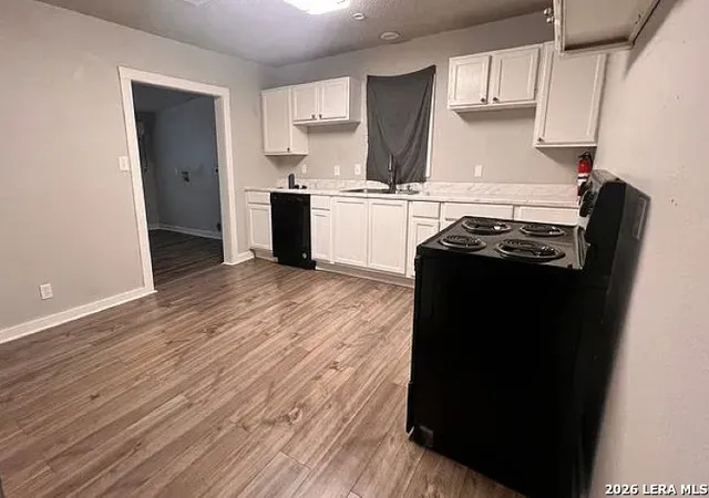 Photo 4 of Single family home for sale at 443 Sw 34Th, San Antonio, TX 78237 | MLS# 1942960 | Listing updated on 2026-04-27