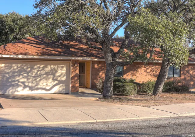 Photo 3 of Sale Pending at 131 Homestead Dr, Kerrville, TX 78028 | MLS# 1943062 | Listing updated on 2026-03-15