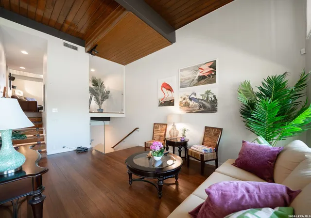 Listing Photo 4 - Condo for sale in building located at 3102 Eisenhauer, San Antonio, TX 78209 - Unit #C 26