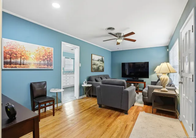 Photo 3 of Sale Pending at 4622 Allegheny Dr, San Antonio, TX 78229 | MLS# 1943080 | Listing updated on 2026-03-03