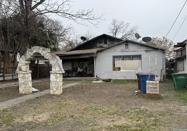 3rd image of 3334 W Commerce, San Antonio, TX 78207 | MLS# 1943087