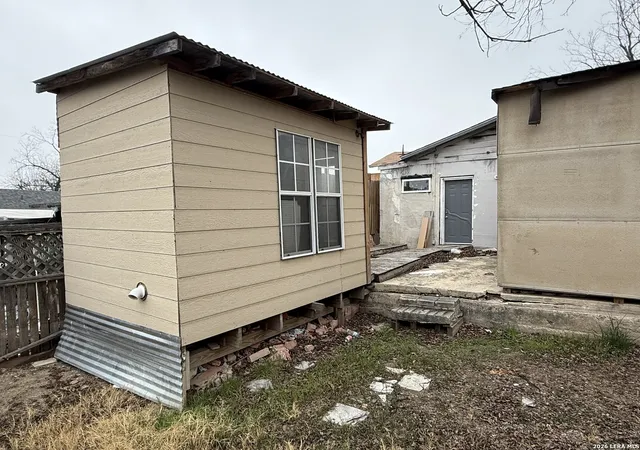 5th image of 3334 W Commerce, San Antonio, TX 78207 | MLS# 1943087