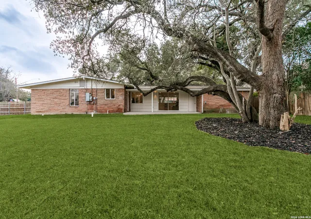 32nd image of 527 Burnside Dr, San Antonio, TX 78209 | MLS# 1943109
