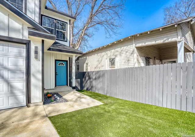 Listing Photo 4 - Condo for sale in building located at 113 Anderson, San Antonio, TX 78203