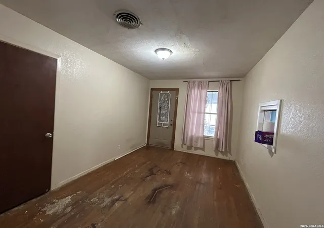 5th image of 216 Clutter, San Antonio, TX 78214 | MLS# 1943164