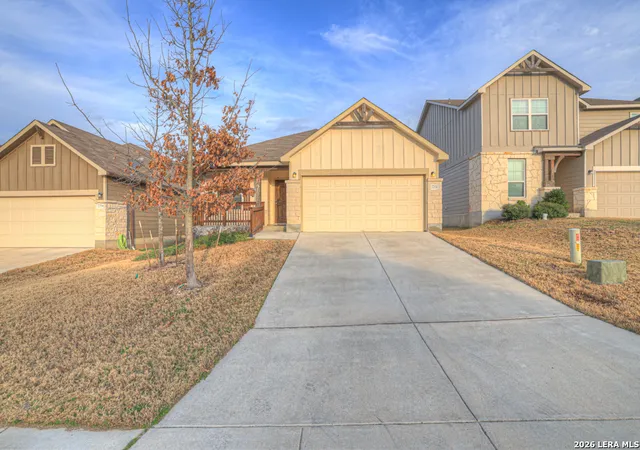 Photo 3 of Sale Pending at 27320 Sterling Silver, San Antonio, TX 78260 | MLS# 1943181 | Listing updated on 2026-04-07