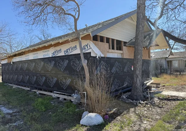 Photo 4 of Single family home for sale at 118-116 Laza, San Antonio, TX 78207 | MLS# 1943258 | Listing updated on 2026-03-04