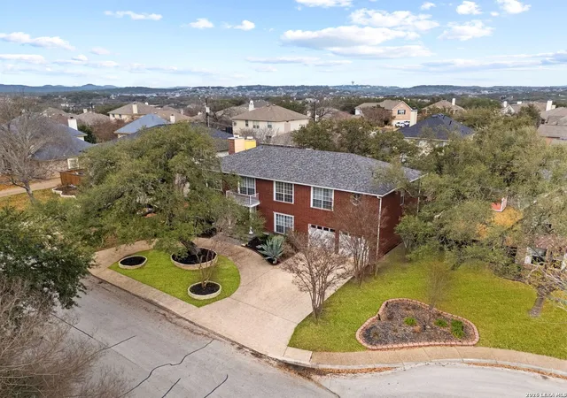 Photo 3 of Sale Pending at 1426 Summit, San Antonio, TX 78258 | MLS# 1943263 | Listing updated on 2026-03-02