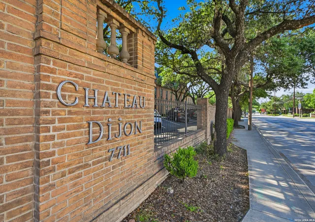 Listing Photo 2 - Condo for sale in building located at 7711 Broadway, San Antonio, TX 78209 - Unit #31C